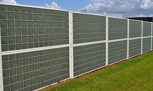 Noistop Steel Lärmschutzzaun in Weiß RAL 9010.
